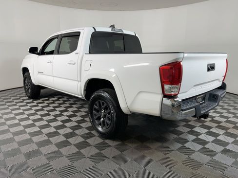 Used 2020 Toyota Tacoma SR5 image 2