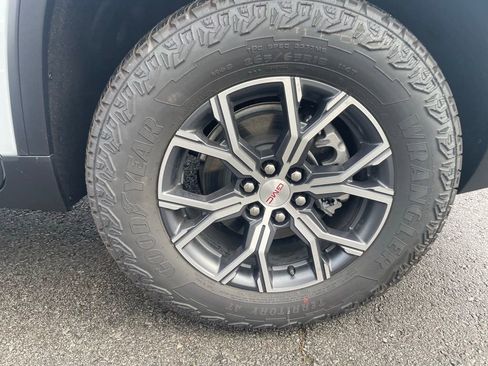 New 2026 GMC Acadia AT4 image 31