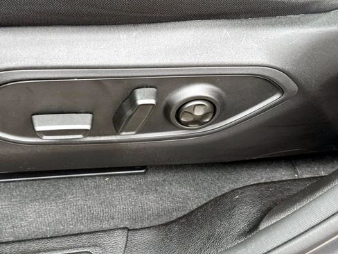 Used 2025 Jeep Grand Cherokee Laredo X image 12