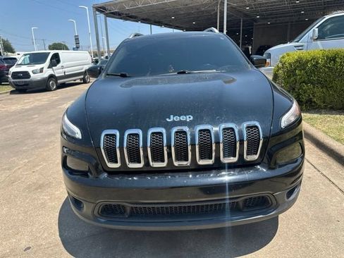 Used 2017 Jeep Cherokee Latitude w/ Safety/Convenience Group AWD/4WD image 7