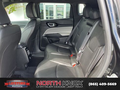 Used 2025 Jeep Compass Limited AWD/4WD image 13