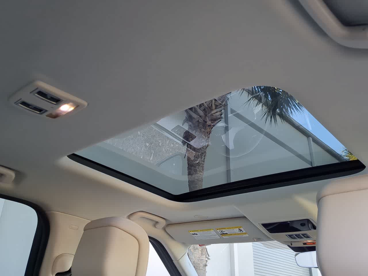 Certified 2025 Land Rover Discovery S AWD/4WD image 22