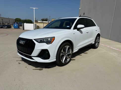 Used 2021 Audi Q3 2.0T Premium w/ 20" Wheel Package AWD/4WD image 4