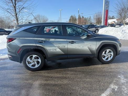 Used 2023 Hyundai Tucson SE image 4