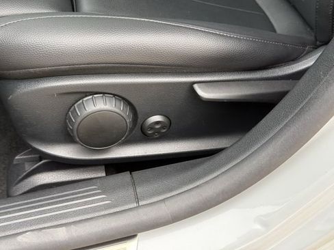 Used 2022 Mercedes-Benz CLA 250 4MATIC image 26