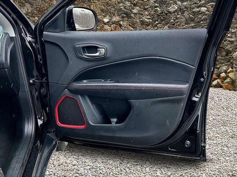 Used 2018 Jeep Compass Trailhawk w/ Leather Interior Group image 22