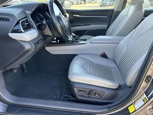 Used 2024 Toyota Camry SE image 16