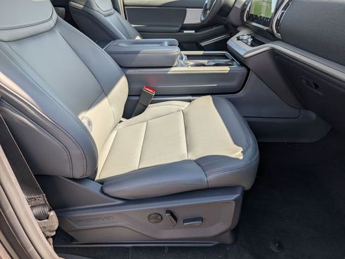 New 2026 Ford Expedition Active image 56