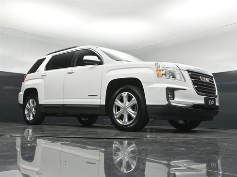 Used 2017 GMC Terrain SLE w/ Driver Alert Package I FWD image 29