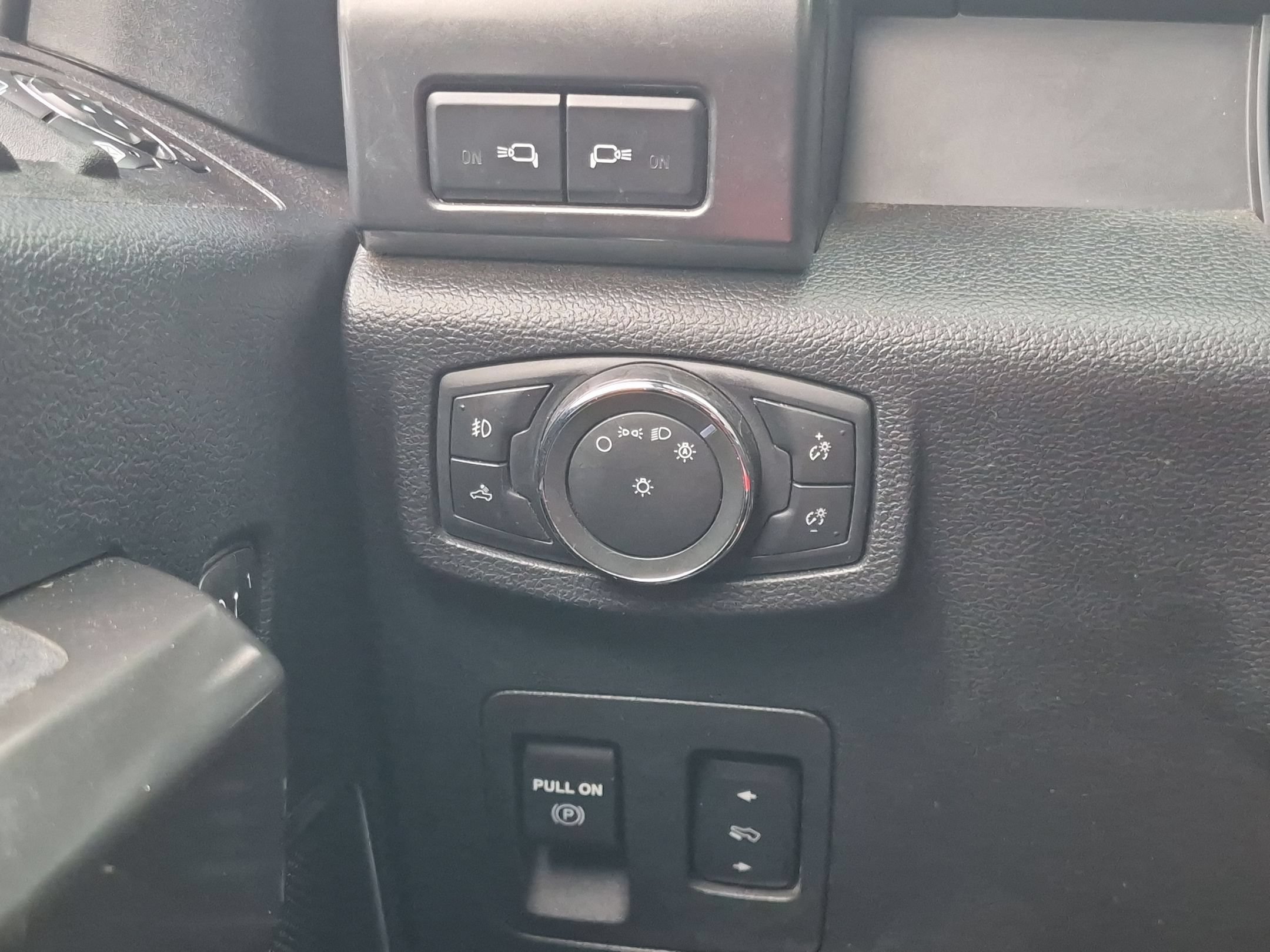 Used 2019 Ford F150 Lariat w/ Equipment Group 502A Luxury AWD/4WD image 15