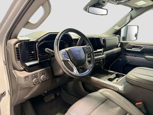 Used 2024 Chevrolet Silverado 2500 LTZ w/ LTZ Plus Package AWD/4WD image 9