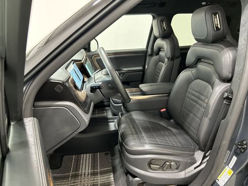 Used 2025 Rivian R1T Premium AWD/4WD image 20