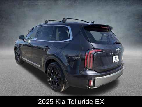 Used 2025 Kia Telluride EX image 3