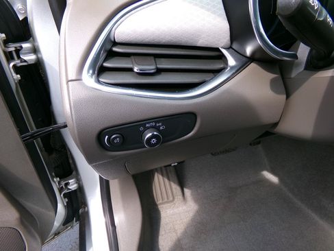 Used 2018 Chevrolet Malibu Hybrid FWD image 11