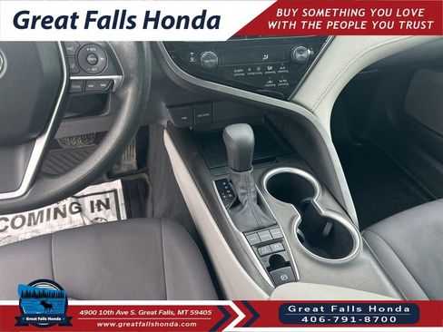 Used 2021 Toyota Camry LE image 17