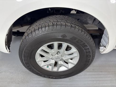 Used 2016 Nissan Frontier SV w/ SV Value Truck Package RWD image 10
