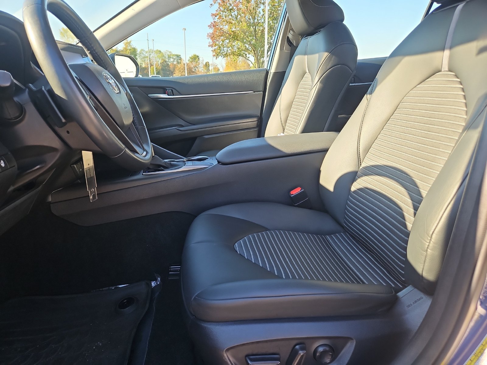 Used 2024 Toyota Camry SE w/ Cold Weather Package FWD image 16