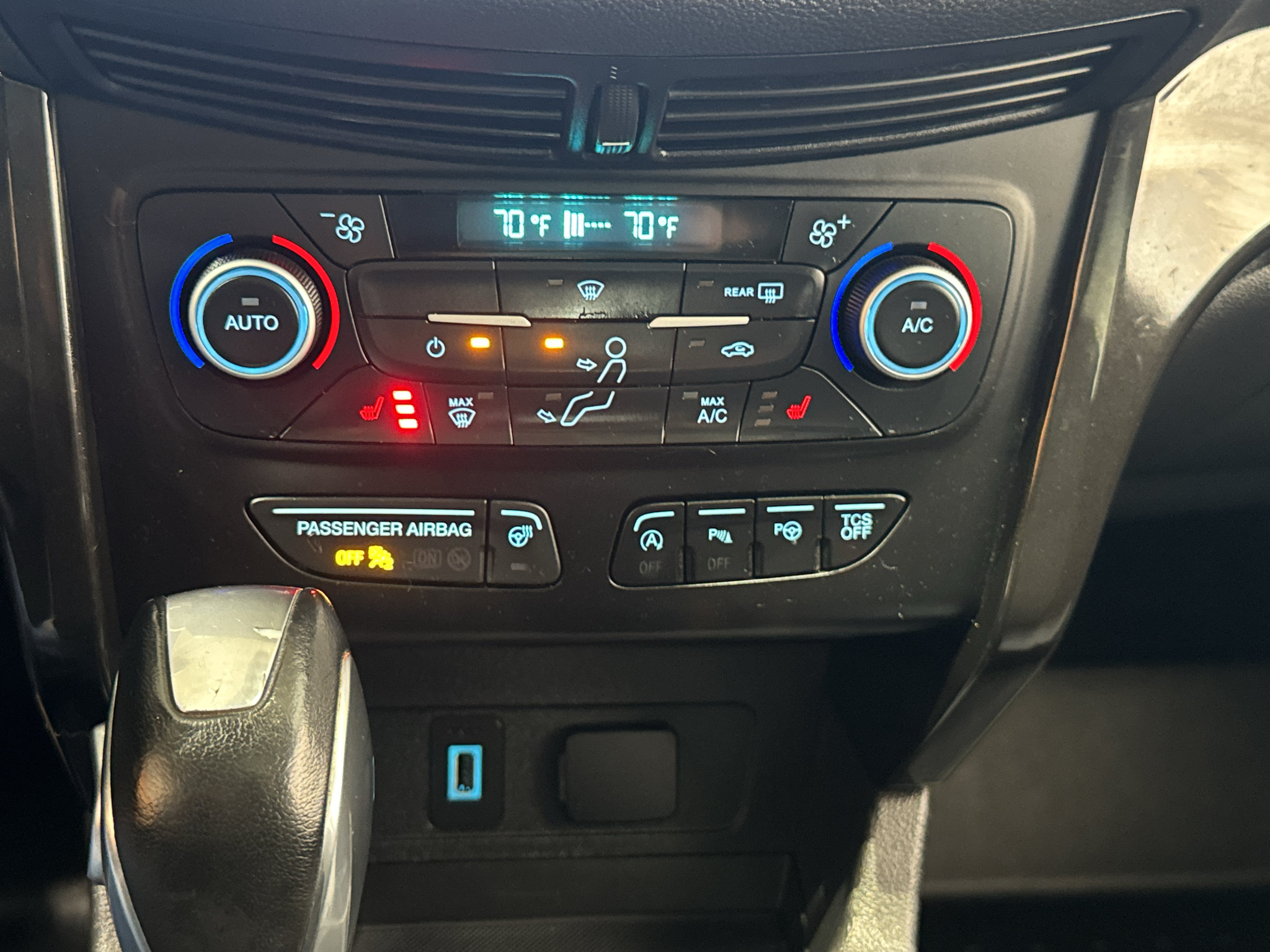 Used 2019 Ford Escape Titanium AWD/4WD image 30