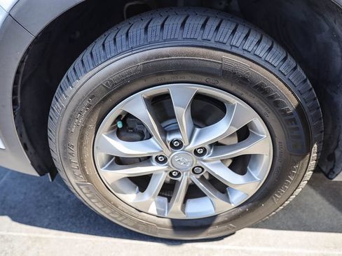 Used 2020 Hyundai Santa Fe SEL w/ Cargo Package FWD image 9