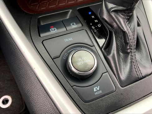 Used 2023 Toyota RAV4 Limited image 33