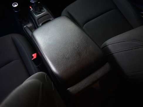 Used 2020 Jeep Wrangler Sport AWD/4WD image 34
