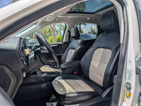 Used 2021 Ford Escape Titanium w/ Titanium Elite Package AWD/4WD image 10