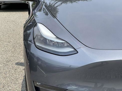 Used 2022 Tesla Model Y Performance AWD/4WD image 9