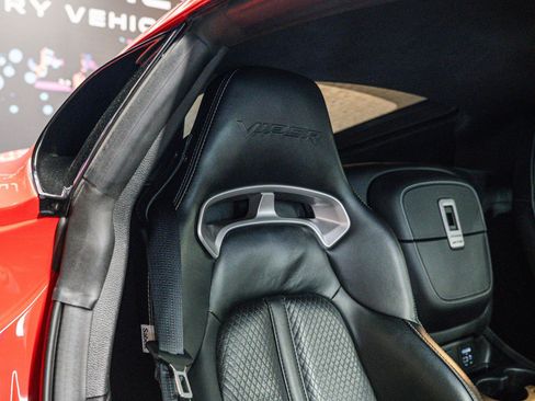 Used 2017 Dodge Viper GTS RWD image 10