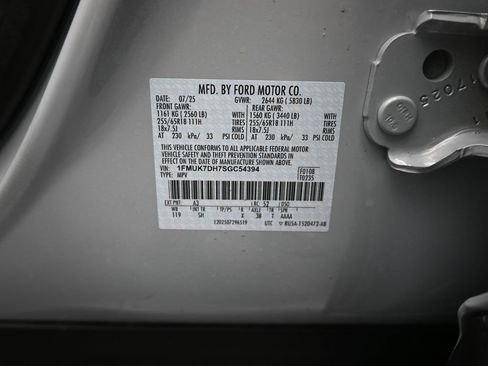 New 2025 Ford Explorer Active w/ Active Comfort Package image 19