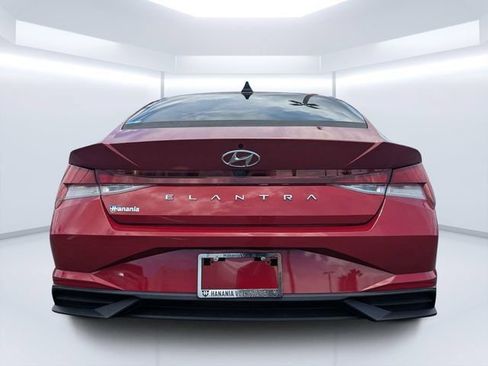 Used 2022 Hyundai Elantra SEL w/ Cargo Package FWD image 4