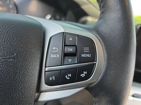 Used 2024 Ford Explorer XLT w/ Equipment Group 202A AWD/4WD image 20
