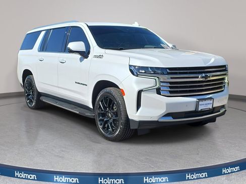 Used 2023 Chevrolet Suburban High Country AWD/4WD image 4