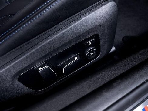 Used 2025 BMW M2 image 52