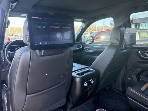 Used 2023 GMC Yukon XL AT4 w/ AT4 Premium Package image 8