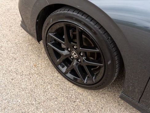 Used 2024 Honda Civic Sport image 11