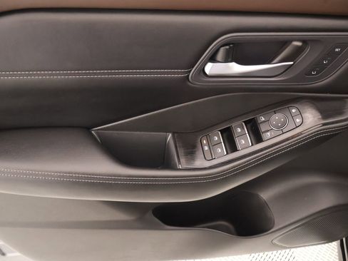 Used 2023 Nissan Rogue SL FWD image 16