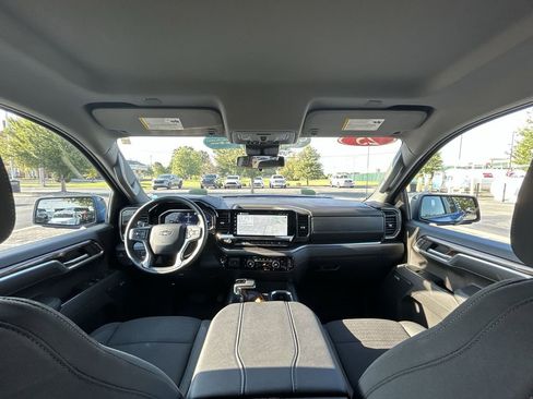 Certified 2025 Chevrolet Silverado 1500 RST image 25