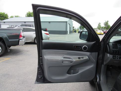 Used 2010 Toyota Tacoma 2WD Access Cab image 12