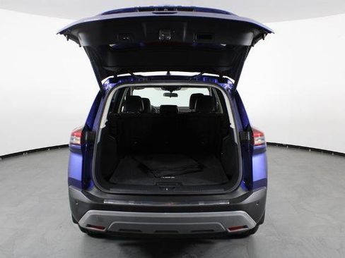 Certified 2021 Nissan Rogue SV w/ Premium Package image 17