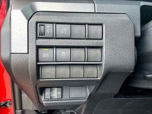 Certified 2026 Toyota Tacoma SR5 AWD/4WD image 33