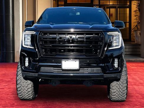 Used 2022 GMC Yukon SLT w/ SLT Premium Package image 3