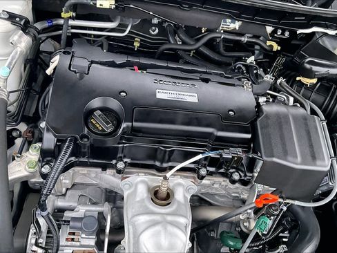 Used 2017 Honda Accord LX image 32