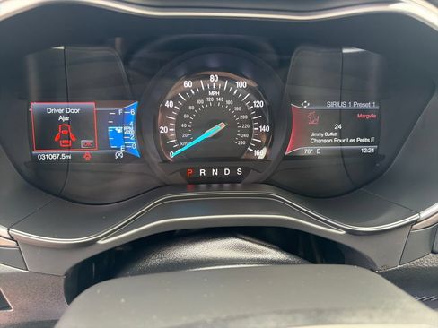 Used 2019 Ford Fusion SE FWD image 18