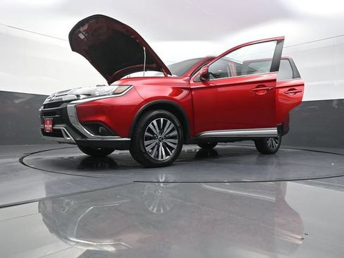 Used 2020 Mitsubishi Outlander SE AWD/4WD image 41