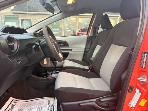 Used 2013 Toyota Prius C Two image 22