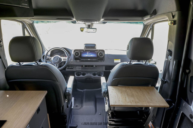 Used 2025 Mercedes-Benz Sprinter 2500 image 59
