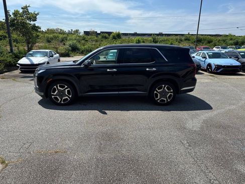 Used 2024 Hyundai Palisade Limited FWD image 2
