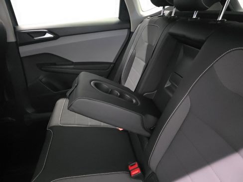 Used 2022 Volkswagen Taos SE image 11