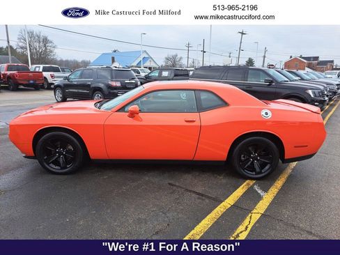Used 2021 Dodge Challenger SXT w/ Driver Convenience Group image 2