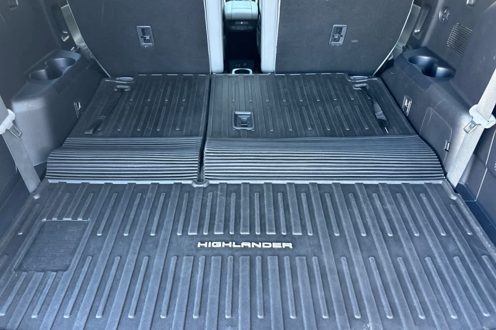 Used 2022 Toyota Highlander Limited AWD/4WD image 18
